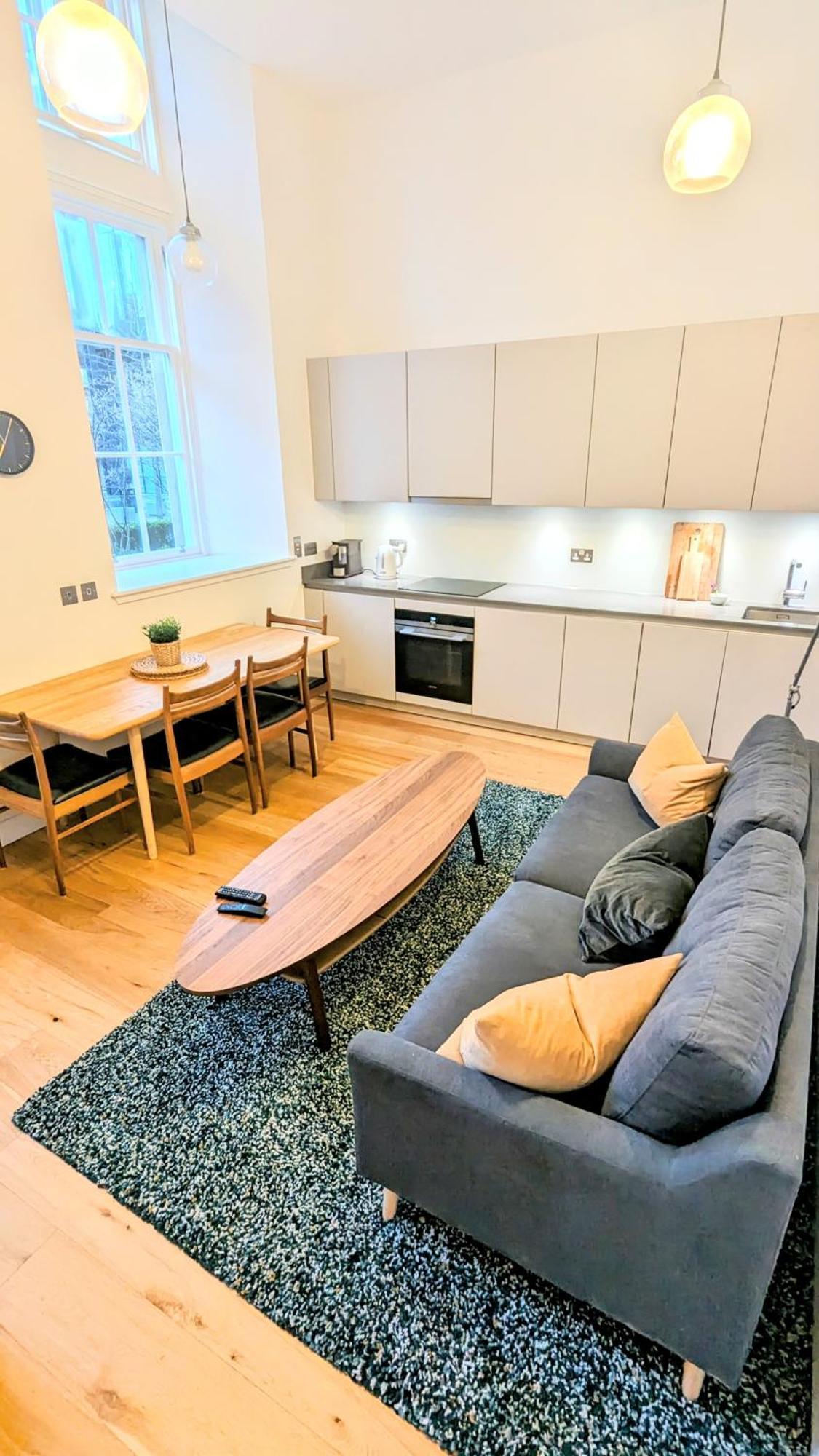 Luxury Apartment In Edinburgh City Center ภายนอก รูปภาพ